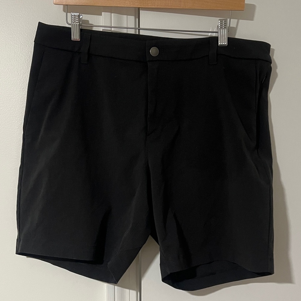 Lulu Lemon ABC short woven 7”